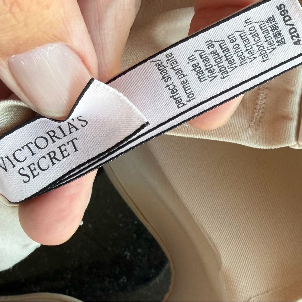 Victoria's Secret Perfect Shape Push Up Bra 42D New without tags smoke pet free - Picture 5 of 6